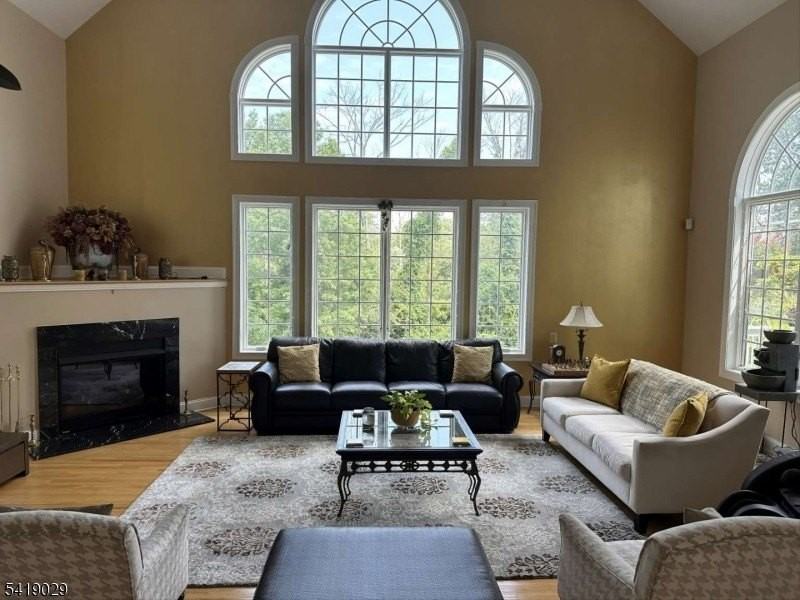 104 Darren Dr - Photo 4 of 25