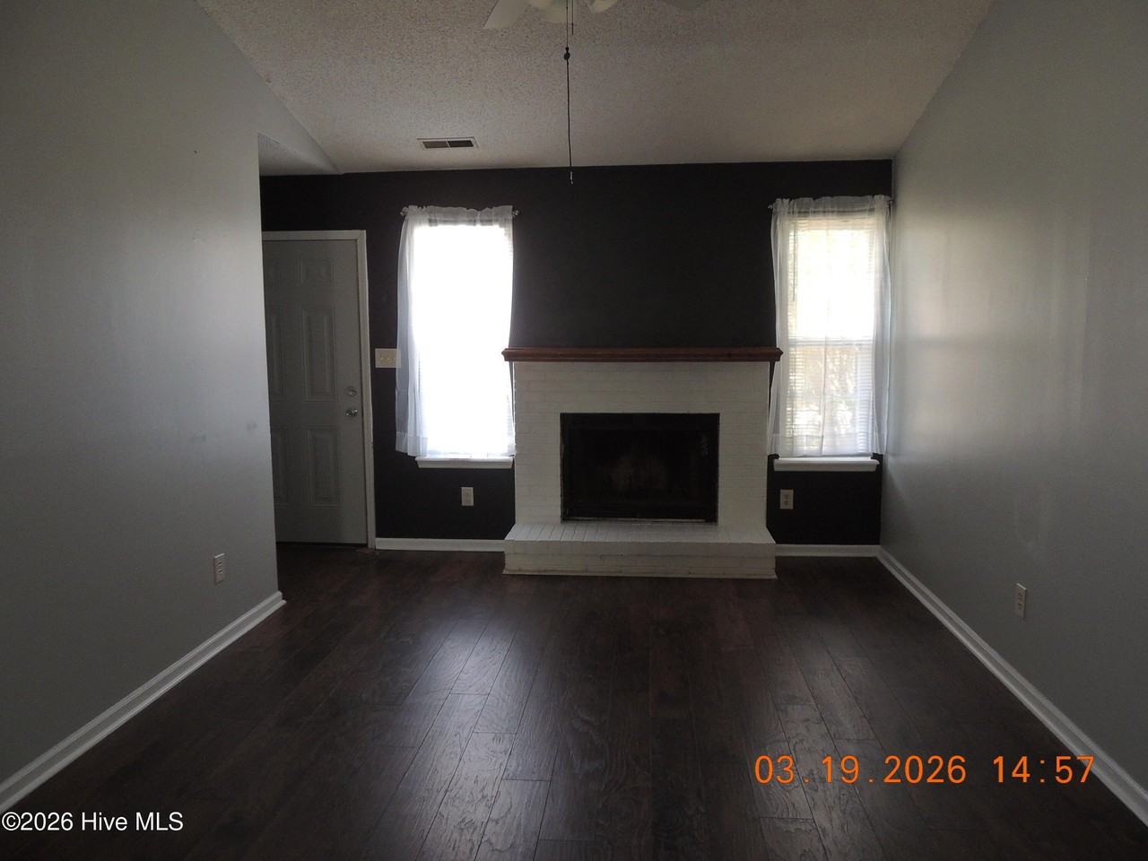 2711 Brookfield Dr - Photo 4 of 25