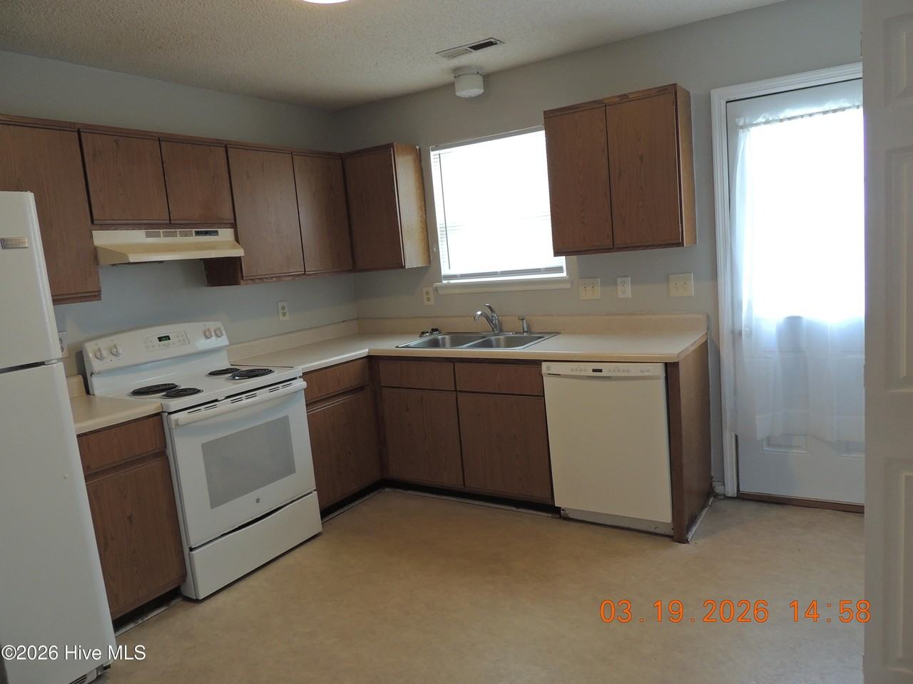 2711 Brookfield Dr - Photo 6 of 25