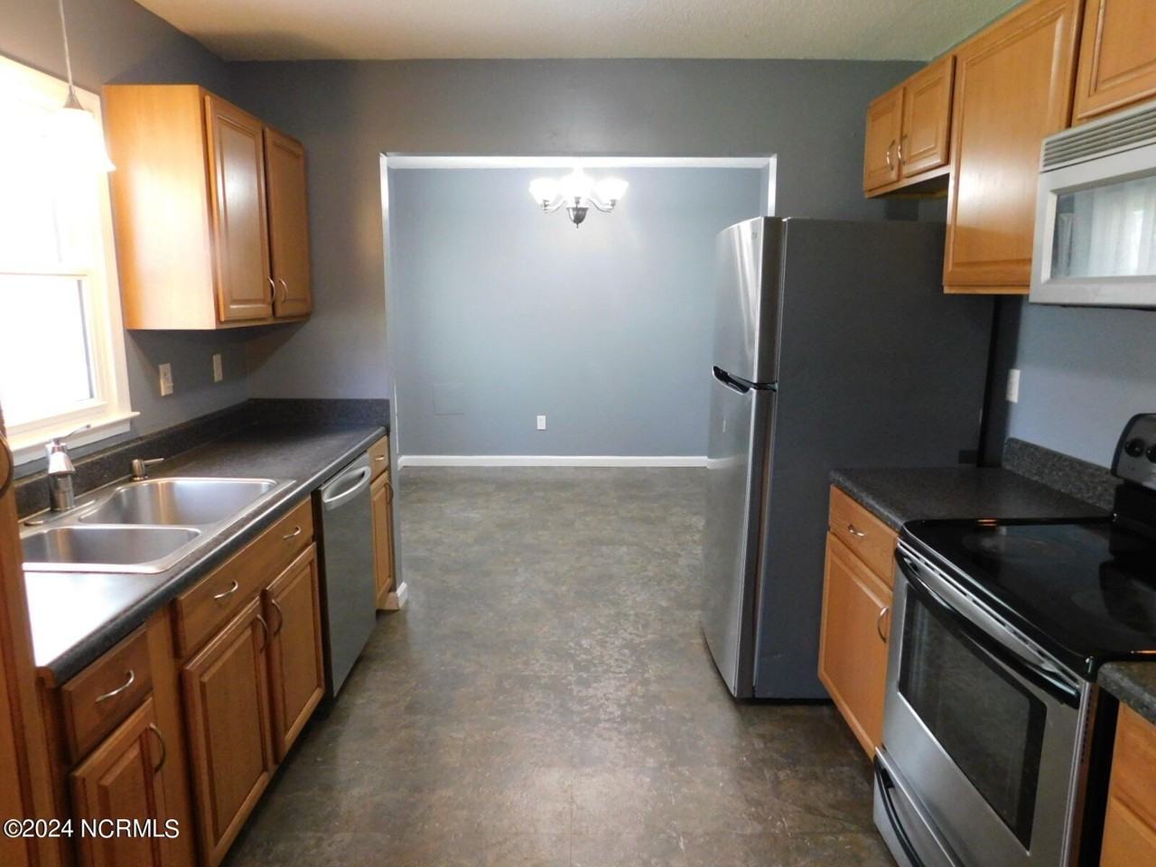 139 Morris Ct - Photo 6 of 29