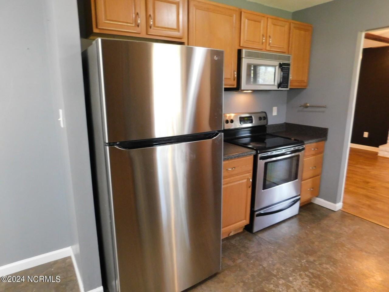 139 Morris Ct - Photo 7 of 29