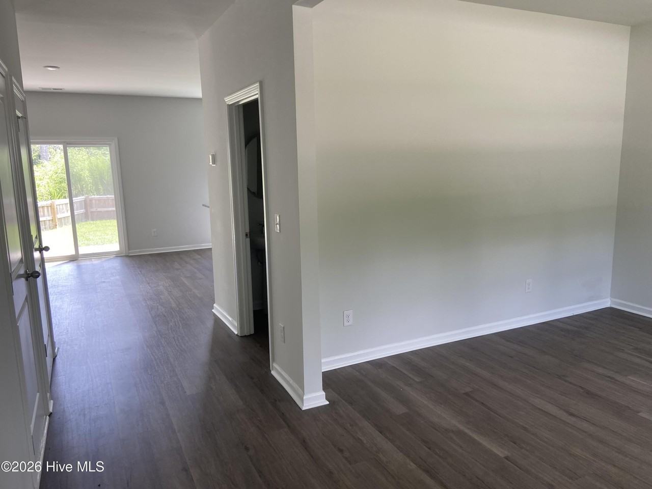 9104 St Thomas Ct - Photo 3 of 36