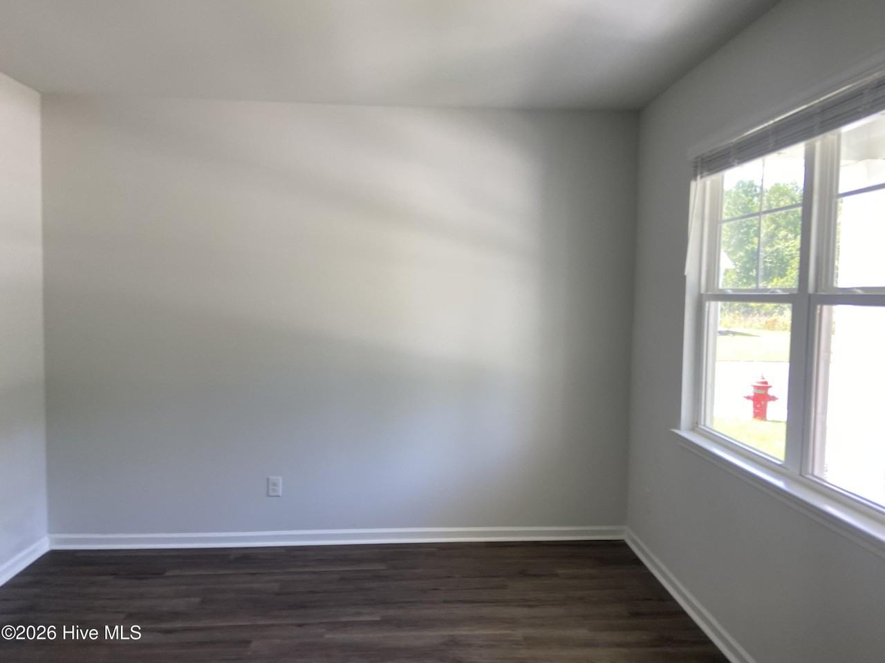 9104 St Thomas Ct - Photo 4 of 36