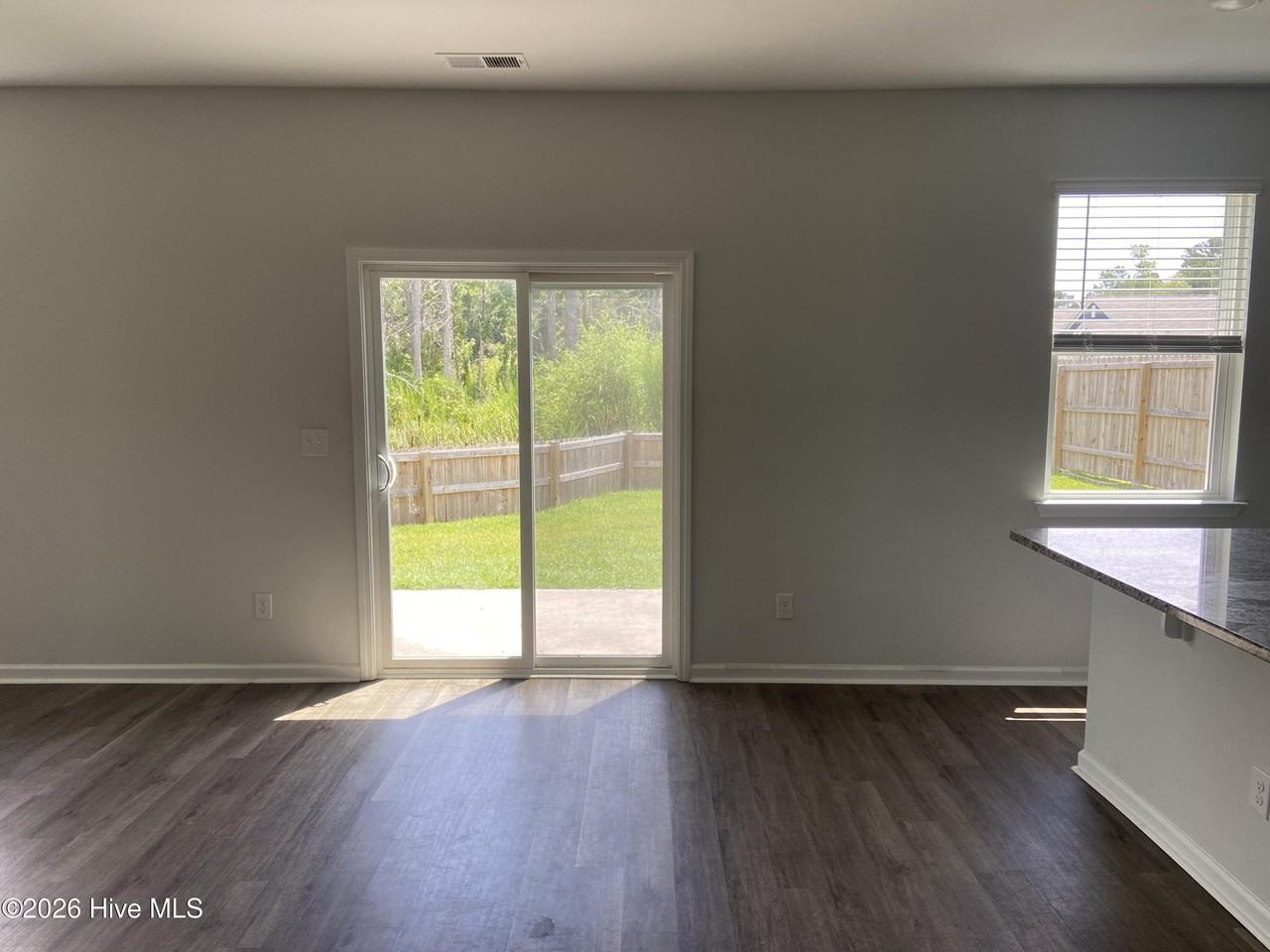 9104 St Thomas Ct - Photo 7 of 36