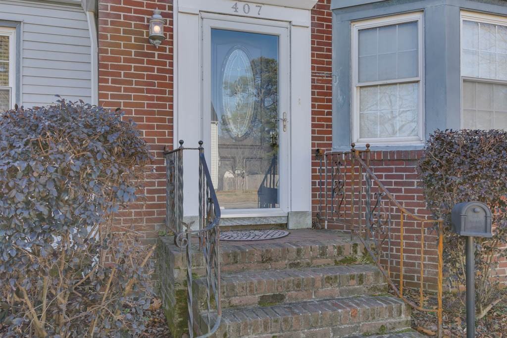 407 Russell St #1 - Photo 4 of 36