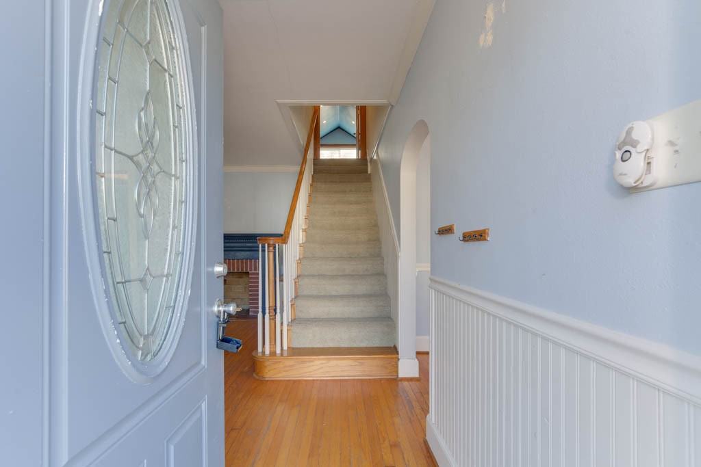 407 Russell St #1 - Photo 5 of 36