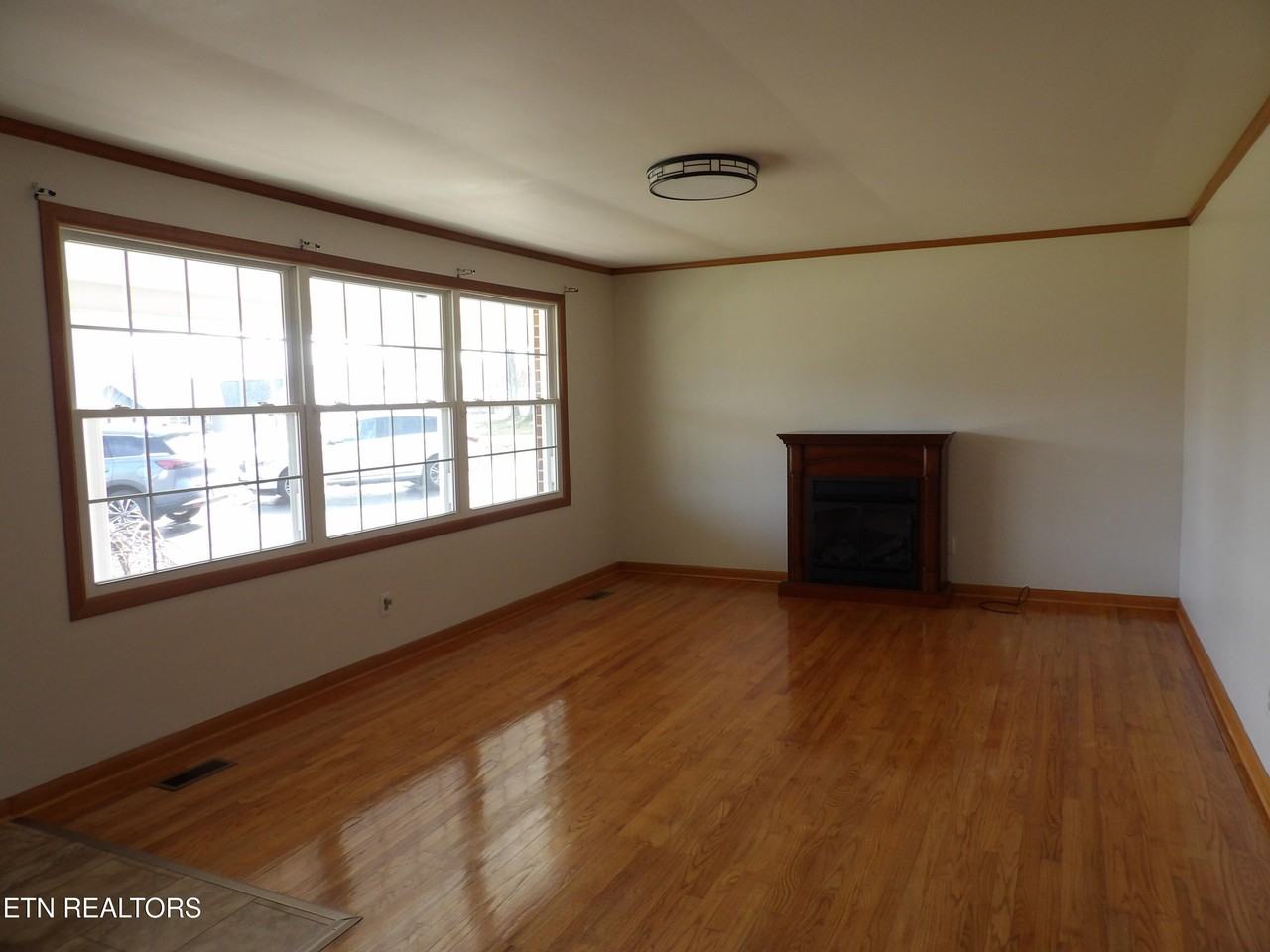 18 Sandra Ln - Photo 2 of 21