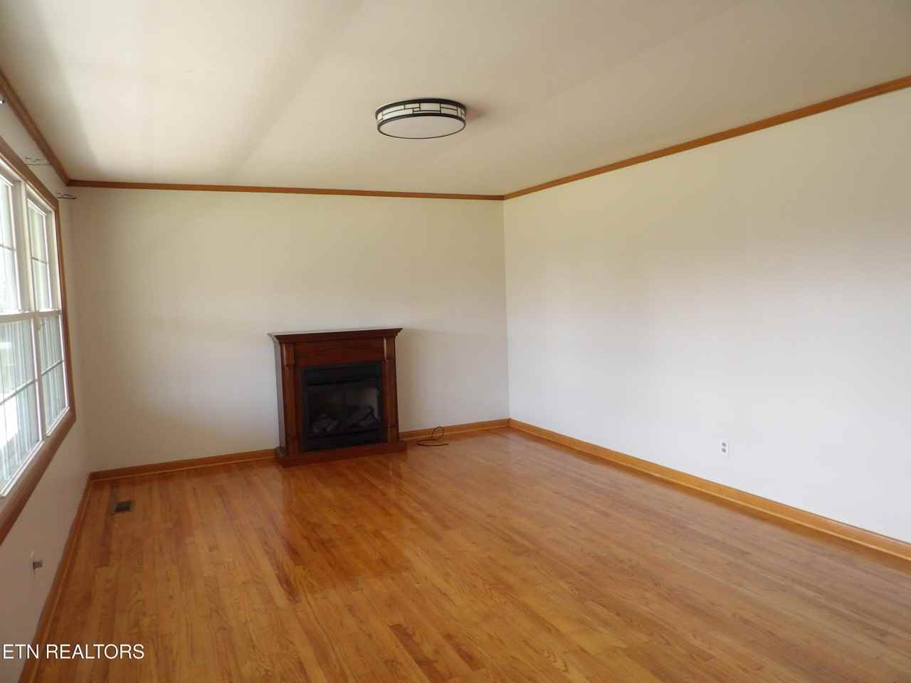 18 Sandra Ln - Photo 3 of 21