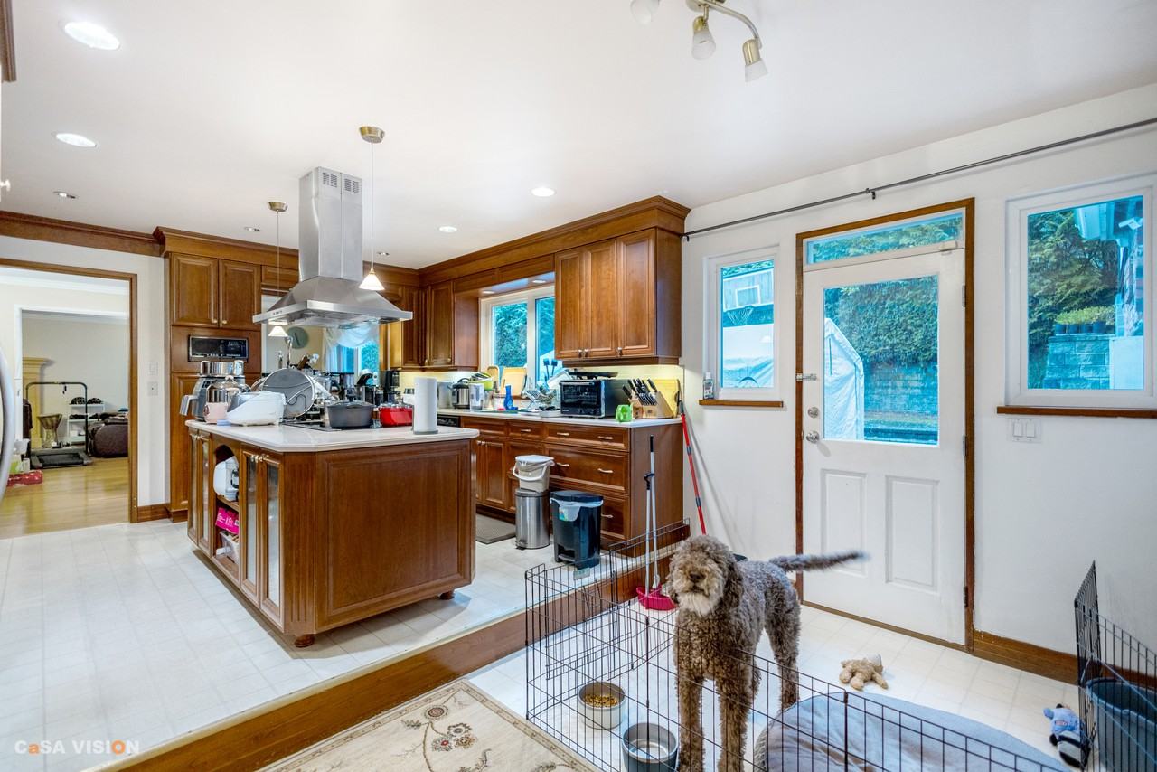 3027 Spencer Drive - Photo 2 of 29