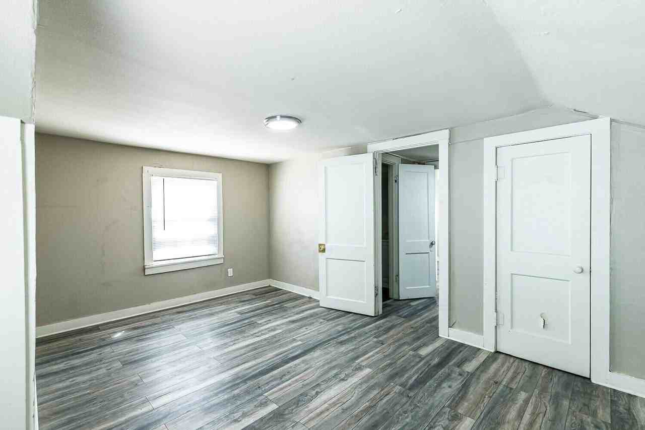 2311 25th St - Photo 7 of 14