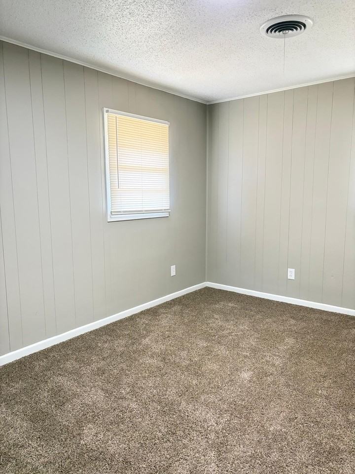 3404 70th Dr - Photo 7 of 10
