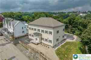 featured image of 418 W Race St Unit 7