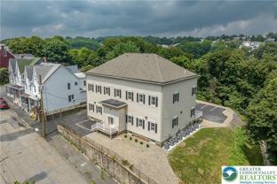 418 W Race St Unit 7 - Photo 1 of 1