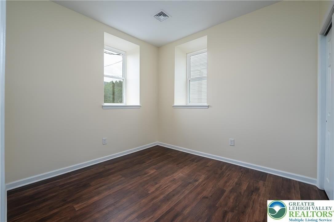 418 W Race St Unit 7 - Photo 6 of 10