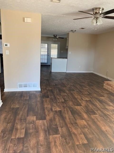 40 Glenwood Ct - Photo 2 of 14