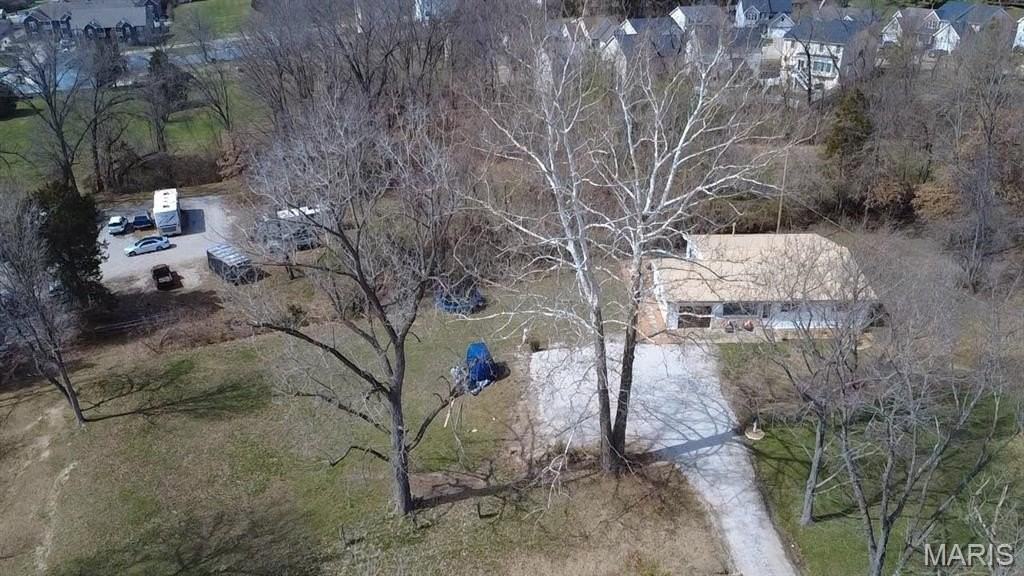 3 Leona Ln - Photo 3 of 35