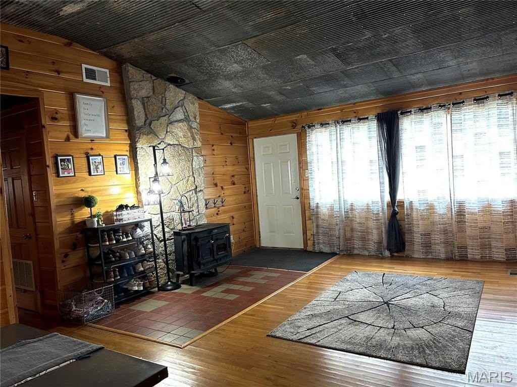 3 Leona Ln - Photo 7 of 35