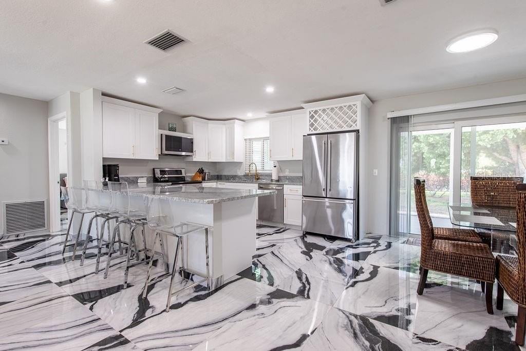 6819 11th Ave Nw - Photo 2 of 37