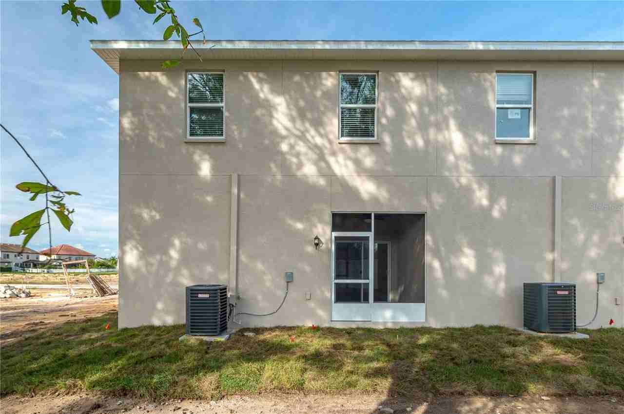 1186 Oak Hammock Ln - Photo 2 of 28