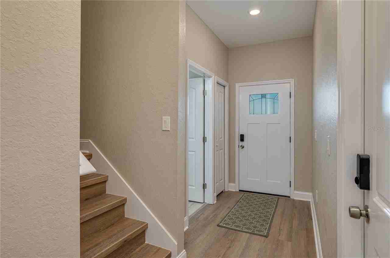 1186 Oak Hammock Ln - Photo 3 of 28