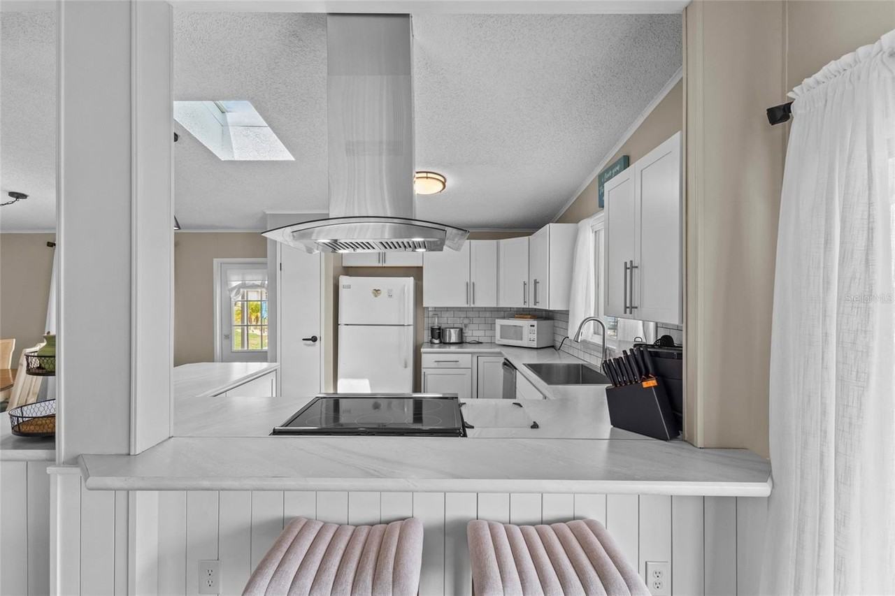 611 La Jolla Cir - Photo 6 of 30