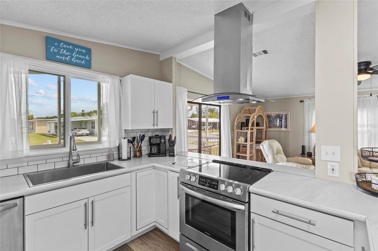 611 La Jolla Cir - Photo 7 of 30