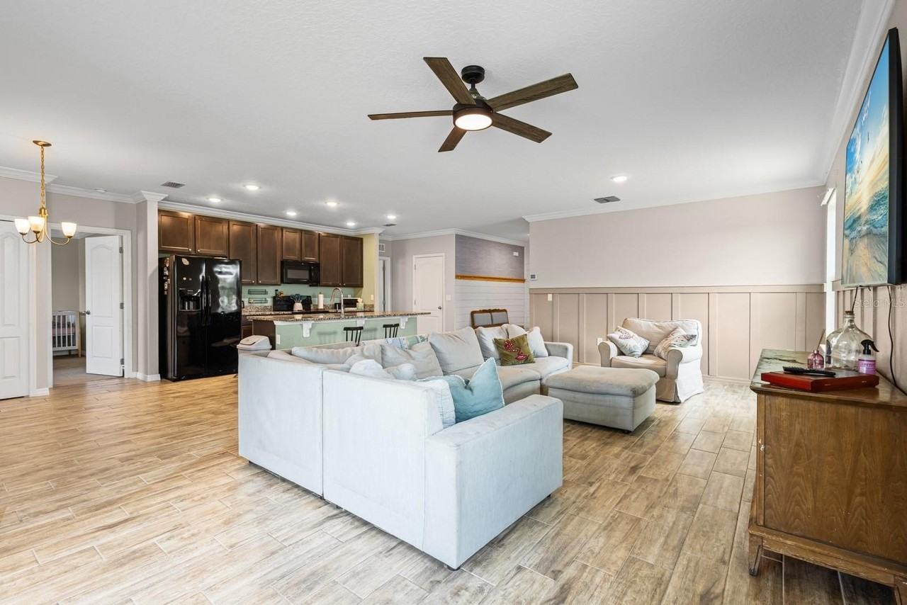 338 Pinecrest Loop - Photo 4 of 21