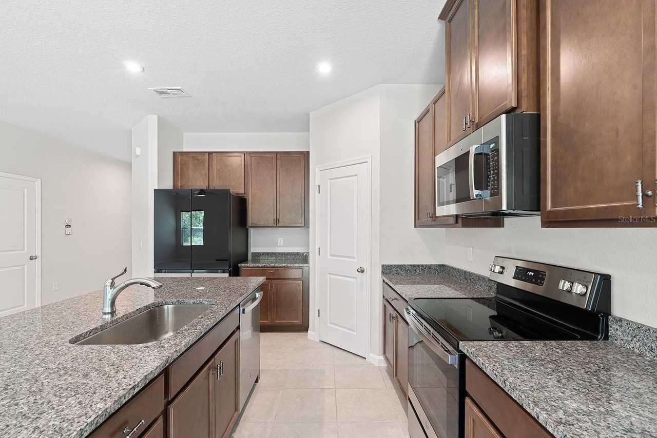 2964 Slough Creek Dr - Photo 5 of 35