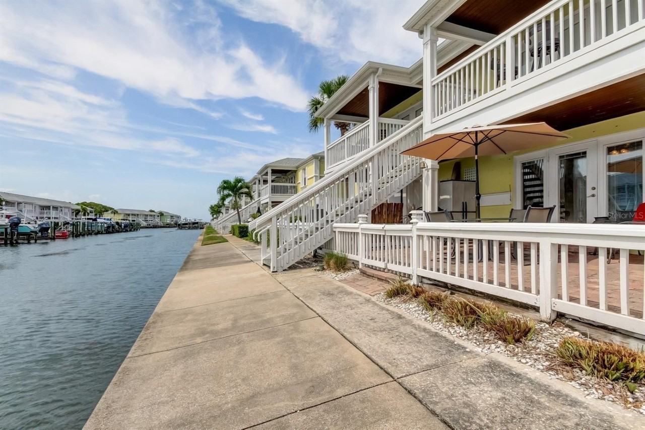 5092 Beach Dr Se #A - Photo 4 of 32