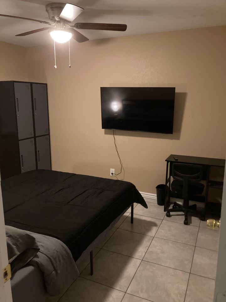 E Southgate Ave - Photo 6 of 7