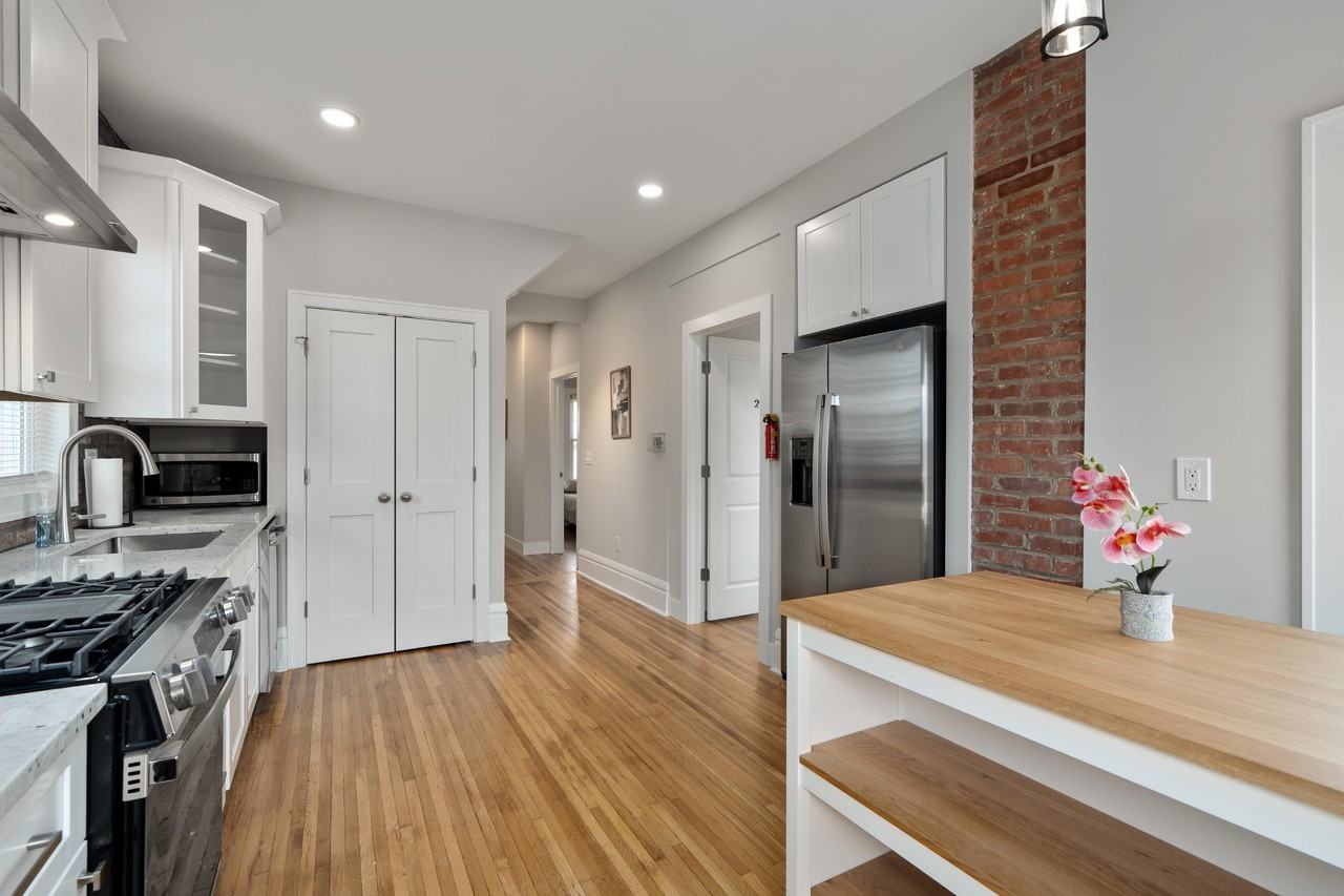 Thurman Ave - Photo 4 of 22