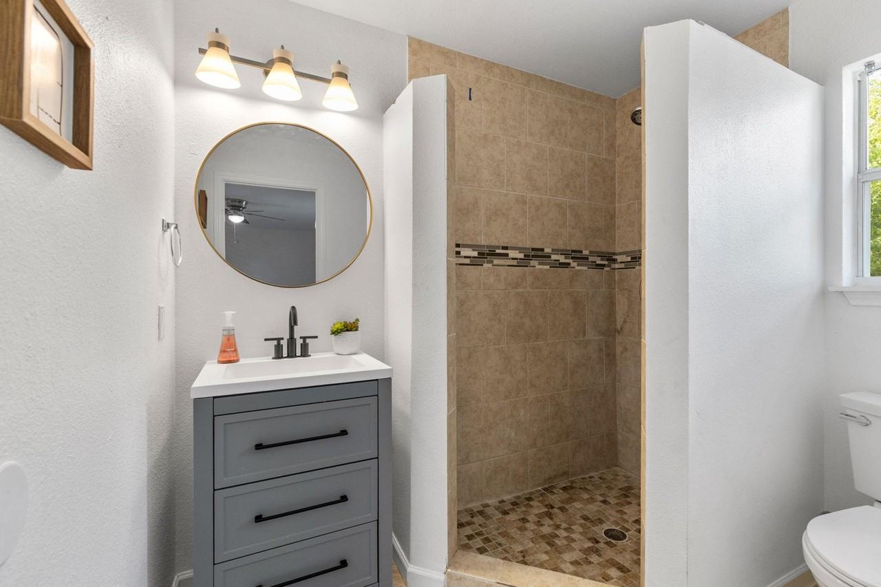 Eulalee Dr - Photo 5 of 26