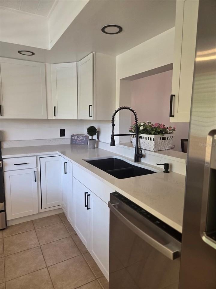 3062 Eastland Blvd #202 - Photo 4 of 25