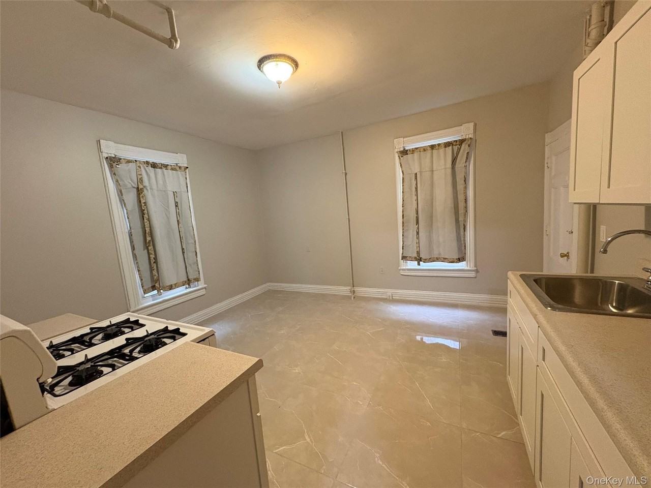 77 Linden Ave - Photo 5 of 7