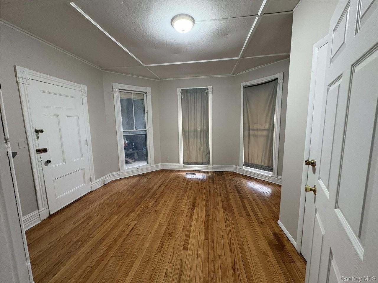 77 Linden Ave - Photo 6 of 7