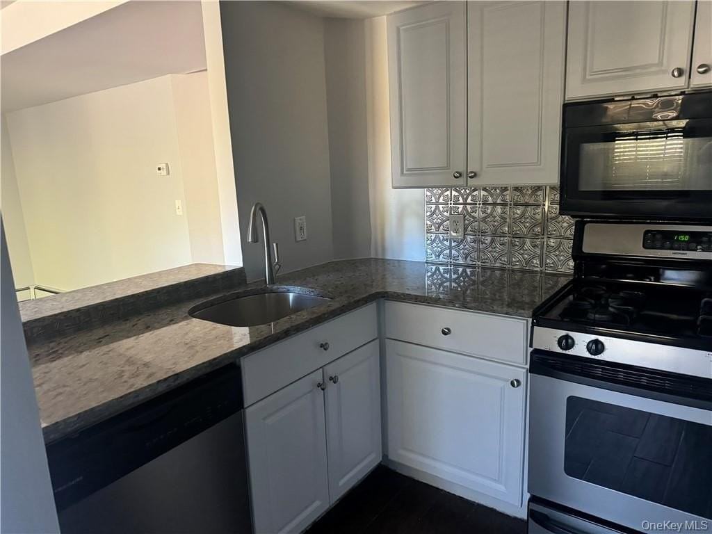 1 Lexington Hl Unit 7 - Photo 2 of 17