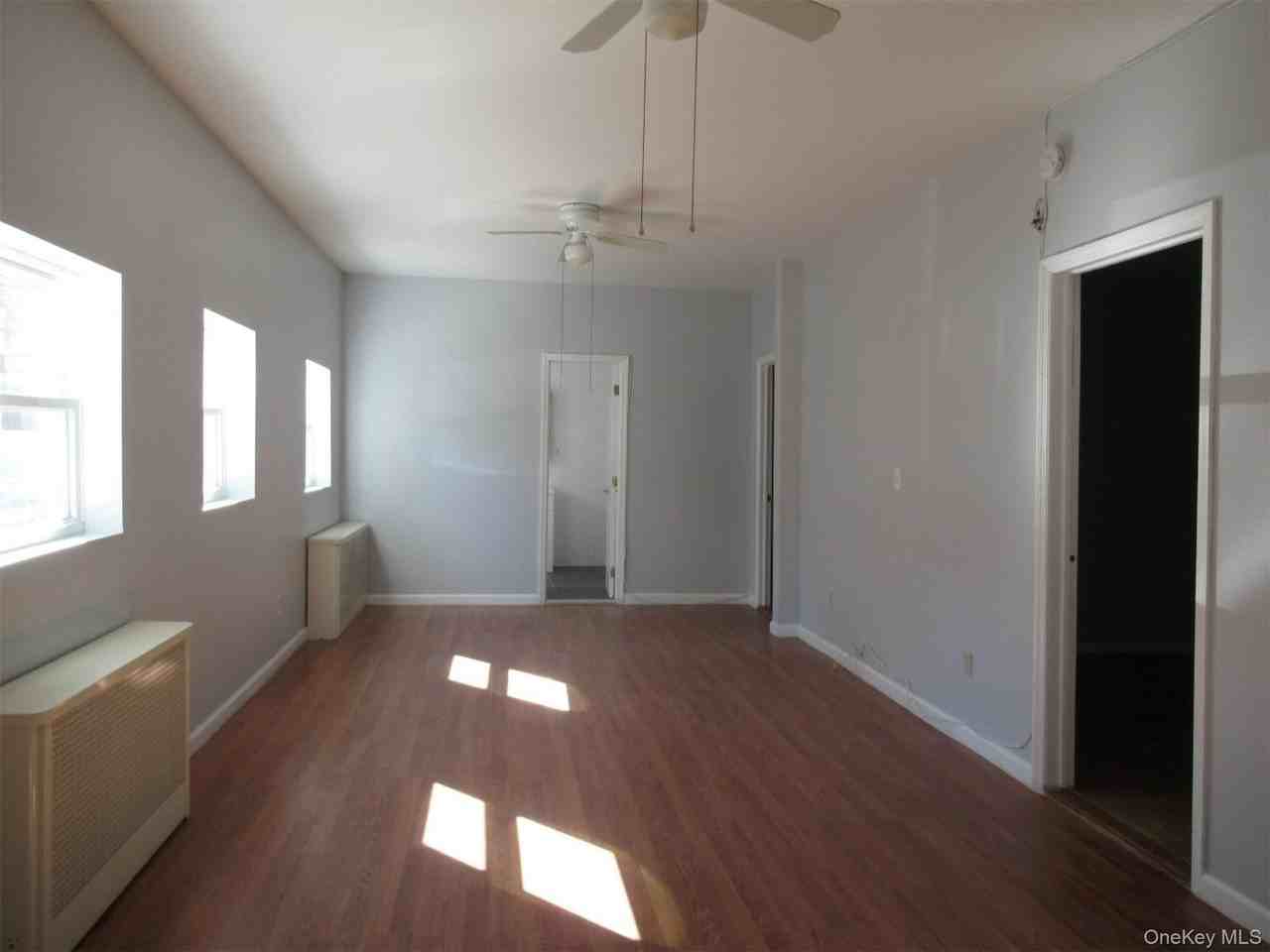 6091 54th St #2R - Photo 4 of 14