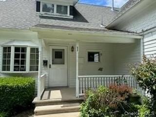 36 Oakland Ave Apt 1 - Photo 2 of 9