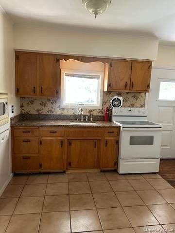 36 Oakland Ave Apt 1 - Photo 4 of 9