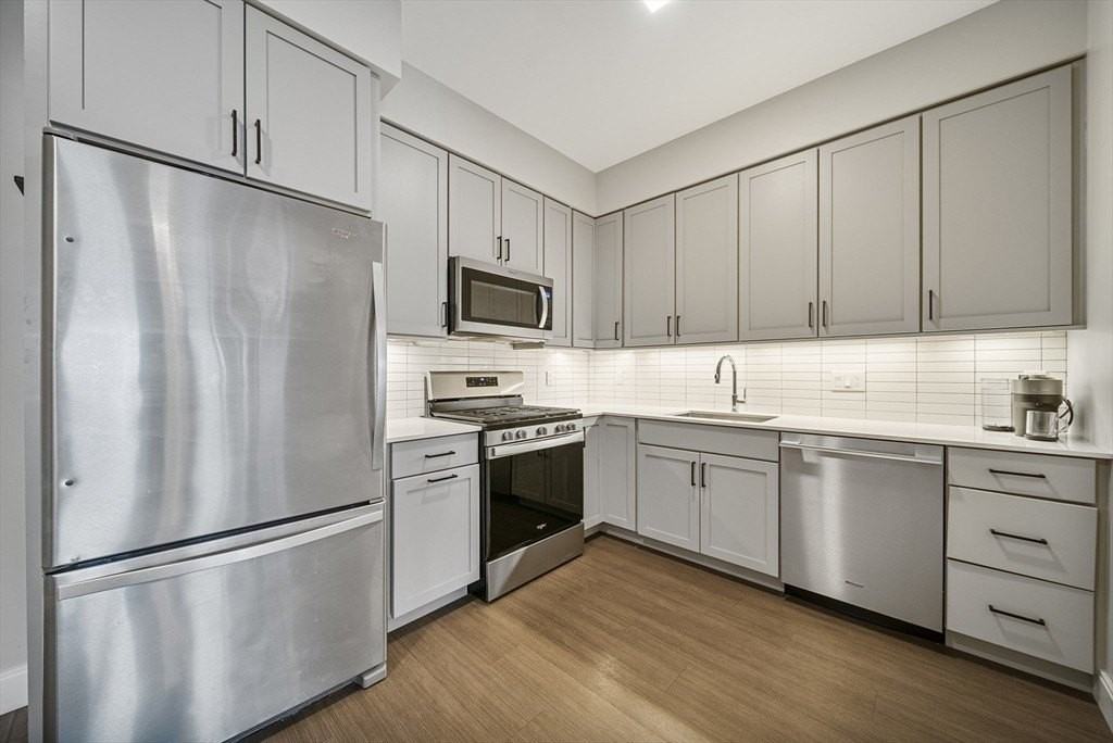 11 Walley St #202 - Photo 5 of 24