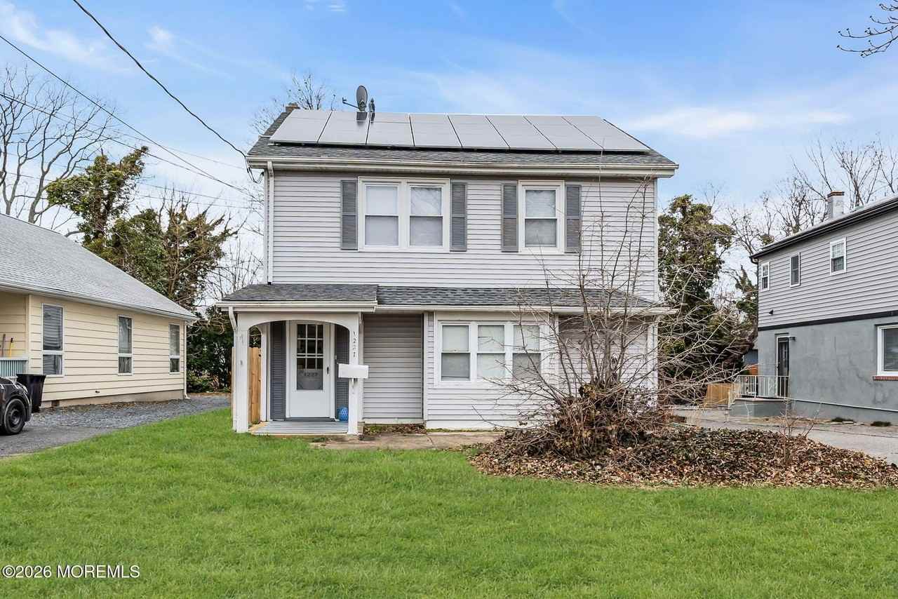 1227 Bay Ave - Photo 2 of 24