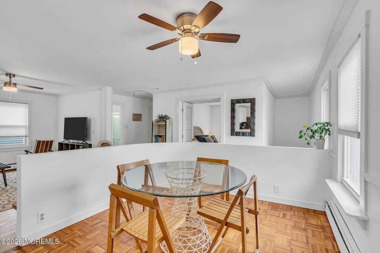 1227 Bay Ave - Photo 4 of 24