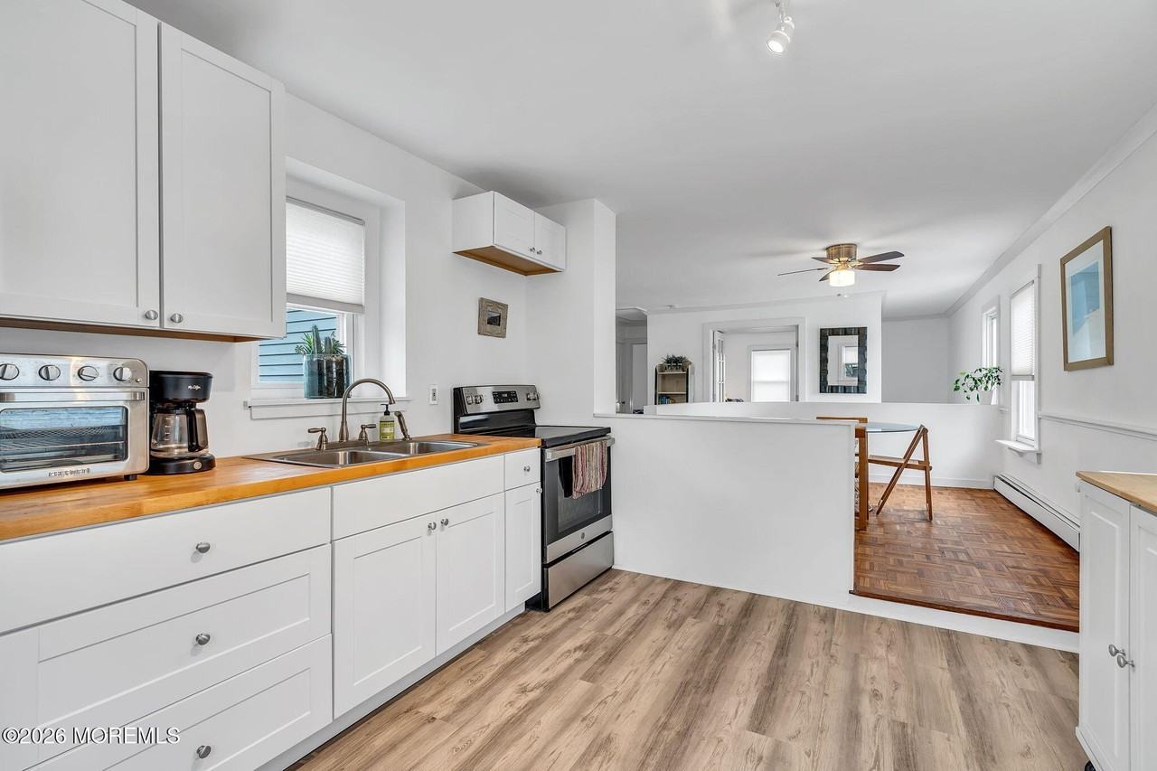 1227 Bay Ave - Photo 5 of 24