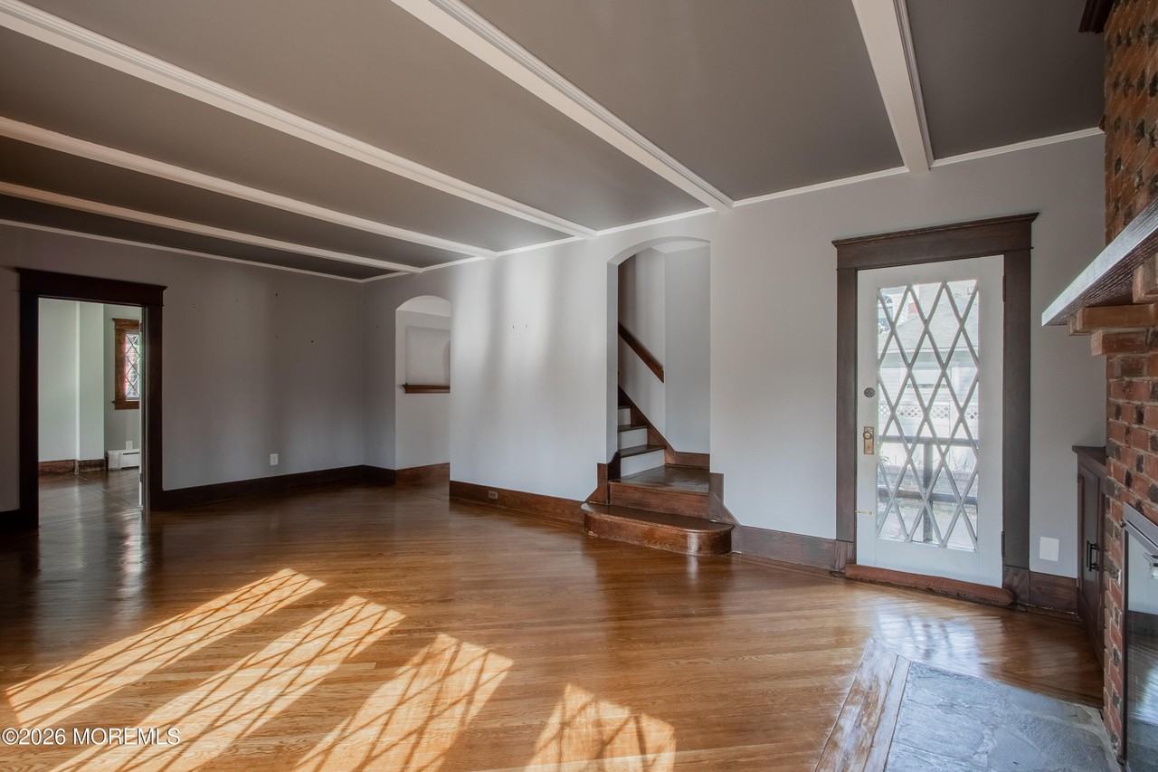 3 Monmouth Ave - Photo 4 of 25