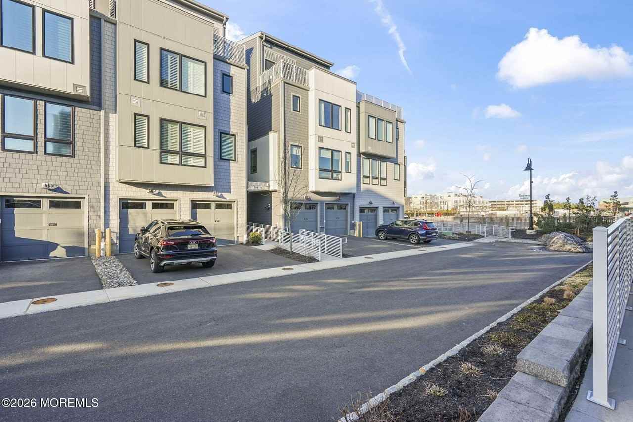 300 Asbury Ave Unit 14 - Photo 3 of 37