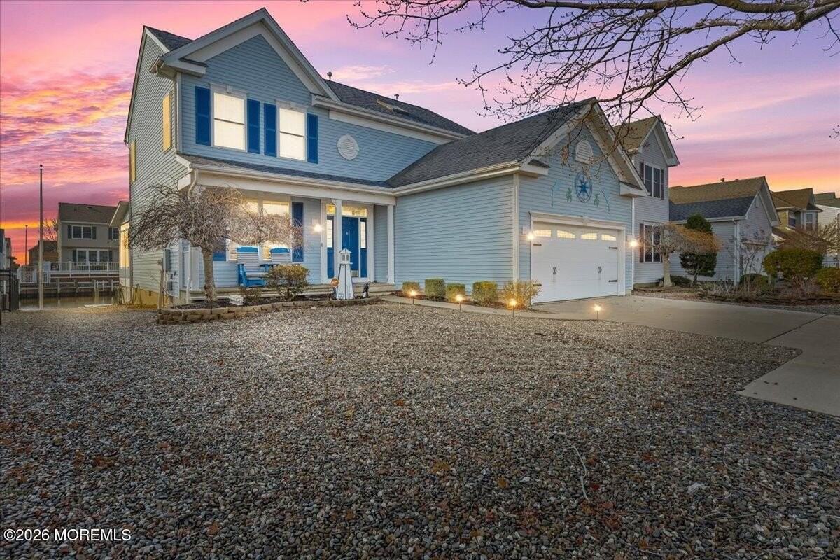 297 Bayview Ave - Photo 3 of 47