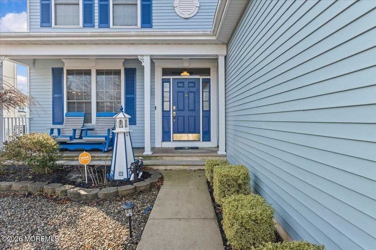 297 Bayview Ave - Photo 5 of 47