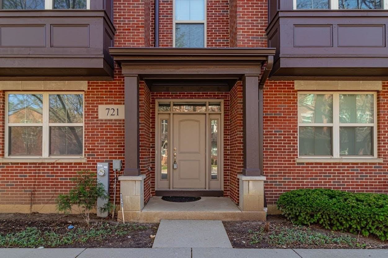 721 Summit Ln - Photo 2 of 19