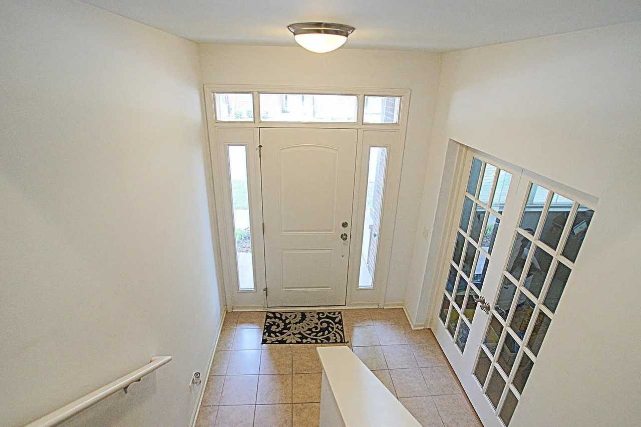 721 Summit Ln - Photo 3 of 19