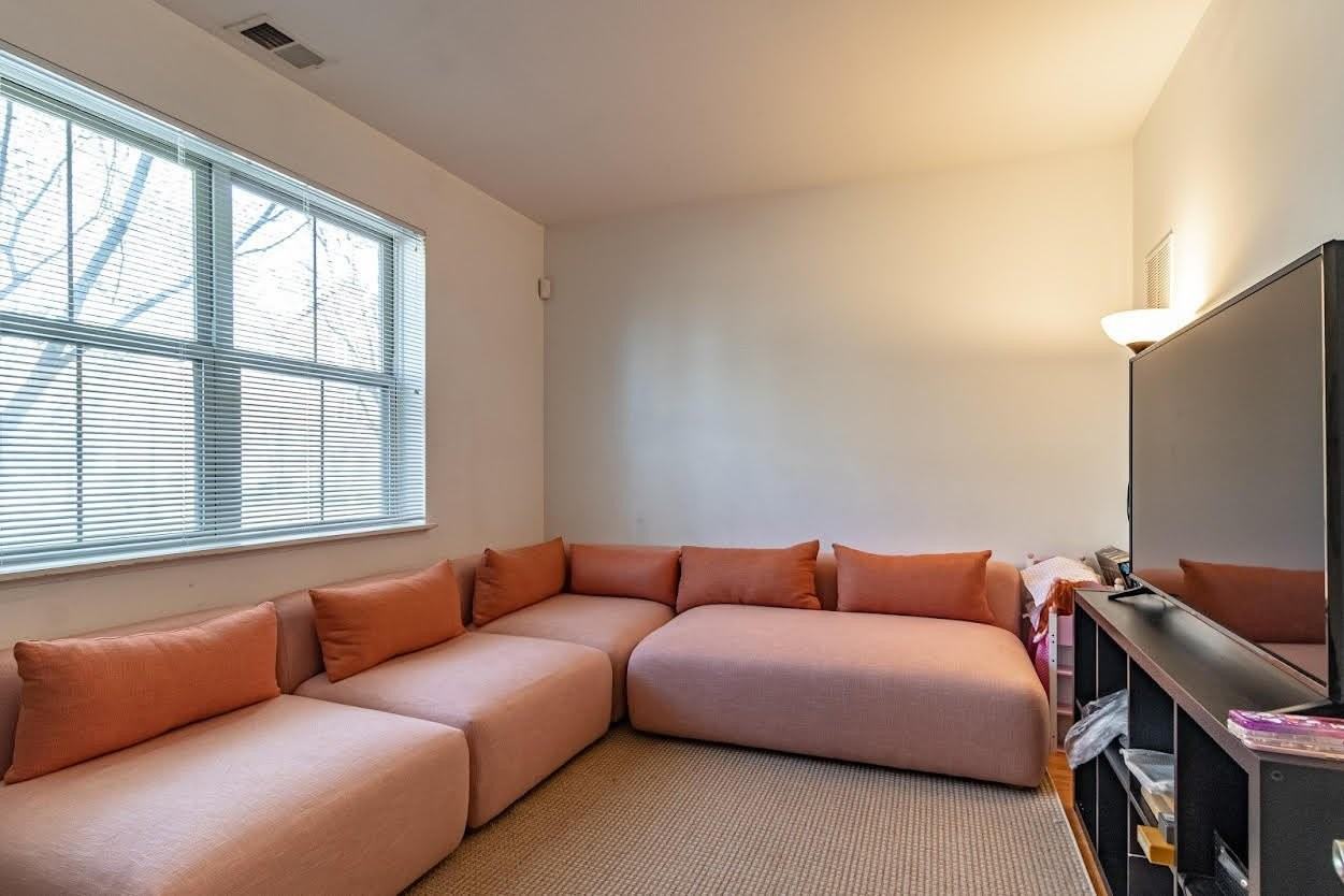 721 Summit Ln - Photo 4 of 19